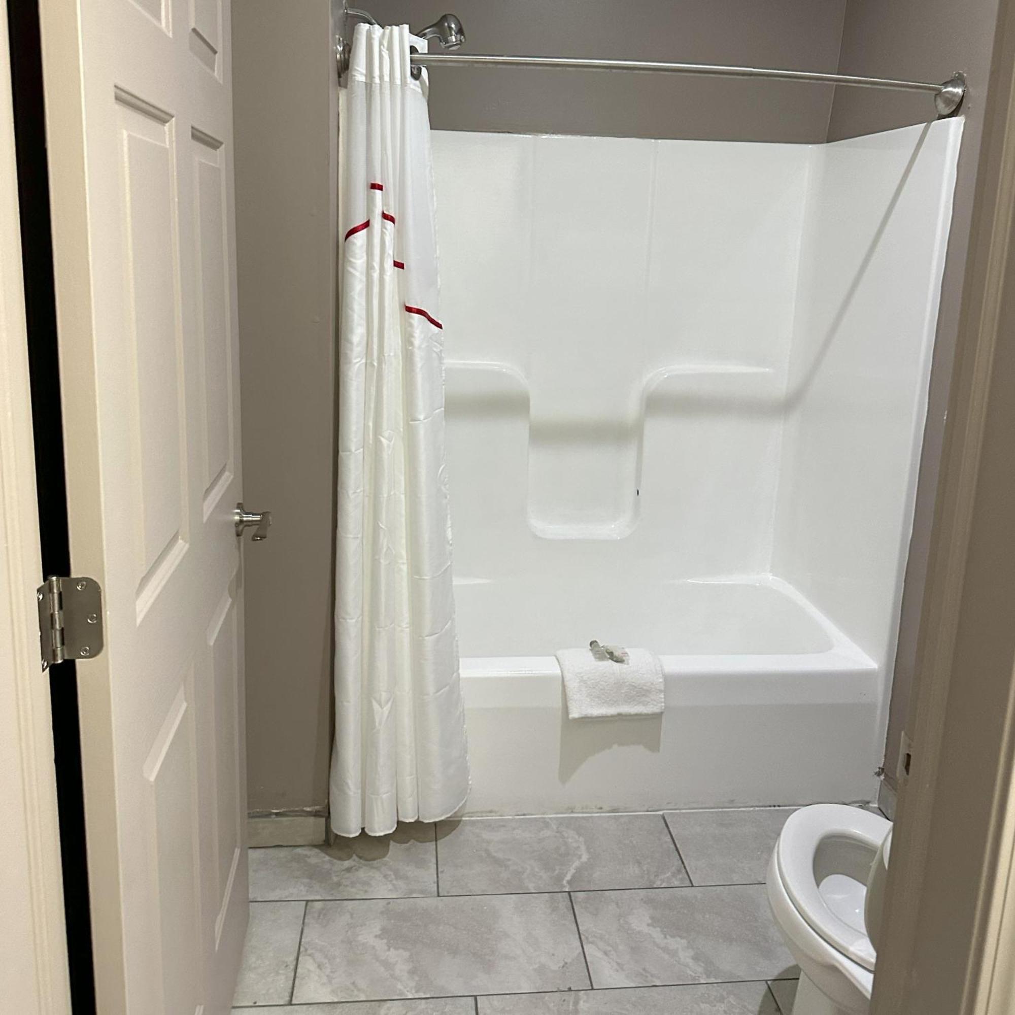 Red Roof Inn & Suites Lake Orion / Auburn Hills Zewnętrze zdjęcie